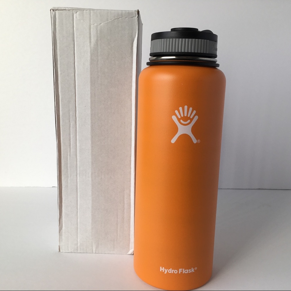 NIB Hydro Flask 40oz Orange - small dent on bottom